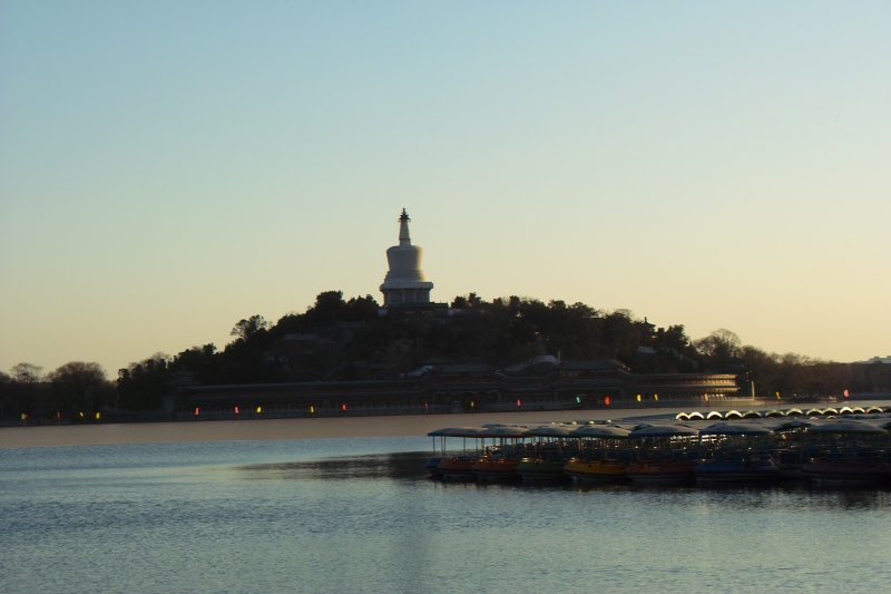 Jadeinsel mit weißer Pagode im Beihai-Park