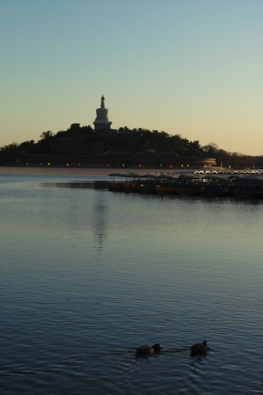 Jadeinsel mit weißer Pagode im Beihai-Park