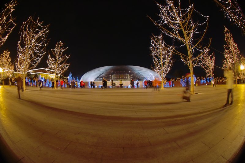 Beijing Konzerthalle bei Nacht