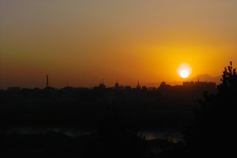 Sonnenuntergang in Beijing auf dem Kohlehügel